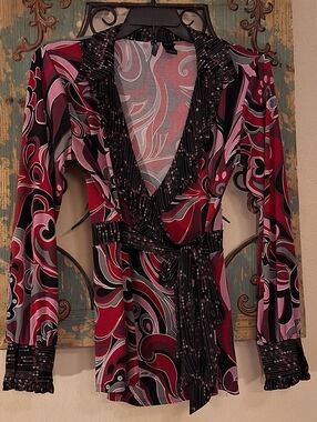 Bisou Bisou Red/Pink Swirl Wrap Blouse.  Great Condition Size Large